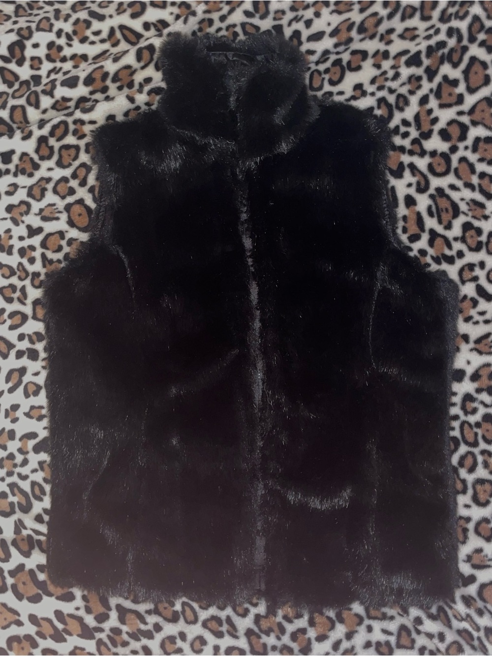♡ Rossetti Black Plush Faux Fur Vest
